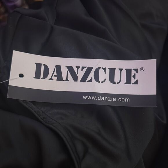 Black Long Sleeve Cocktail Romper with Crew Neck - Picture 10 of 10